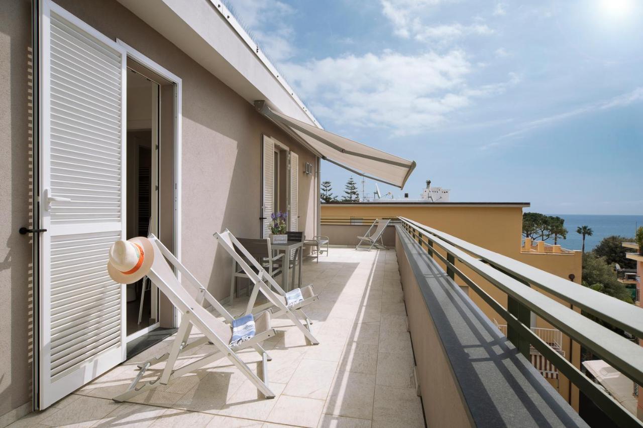 Hotel Residence Laigueglia Free Parking Eksteriør bilde